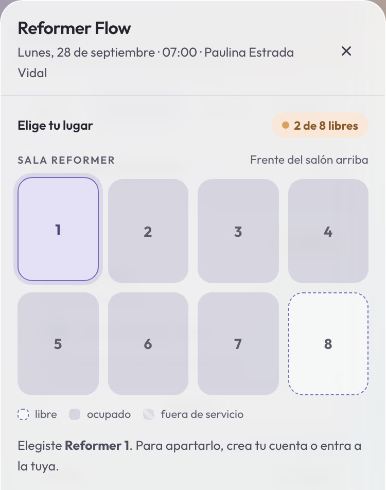 La página de Estudio Pirul en el celular: la clase Reformer Flow del lunes a las 7:00, con el mapa de la Sala Reformer, 2 de 8 lugares libres y el lugar 1 elegido.